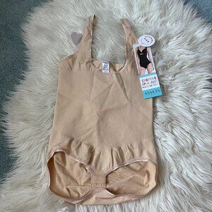 NWT Assets by Spanx open bust bodysuit size 1X